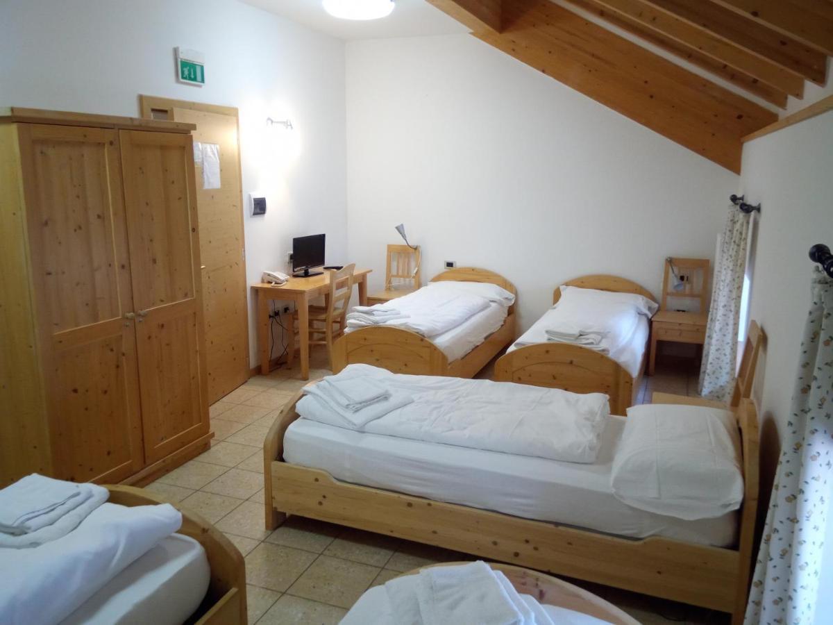 Taxus Hostel Pieve Tesino Exterior photo