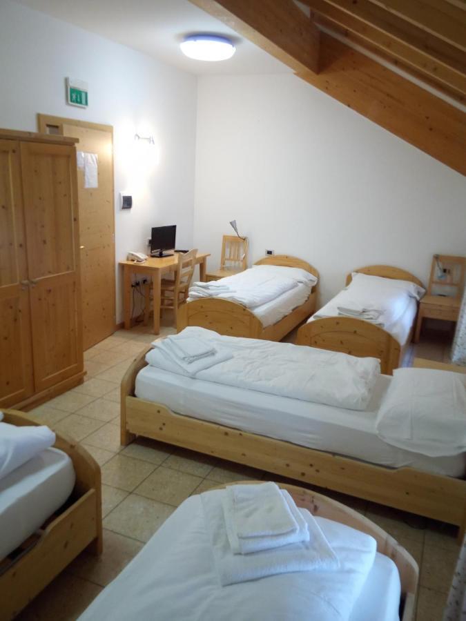 Taxus Hostel Pieve Tesino Exterior photo